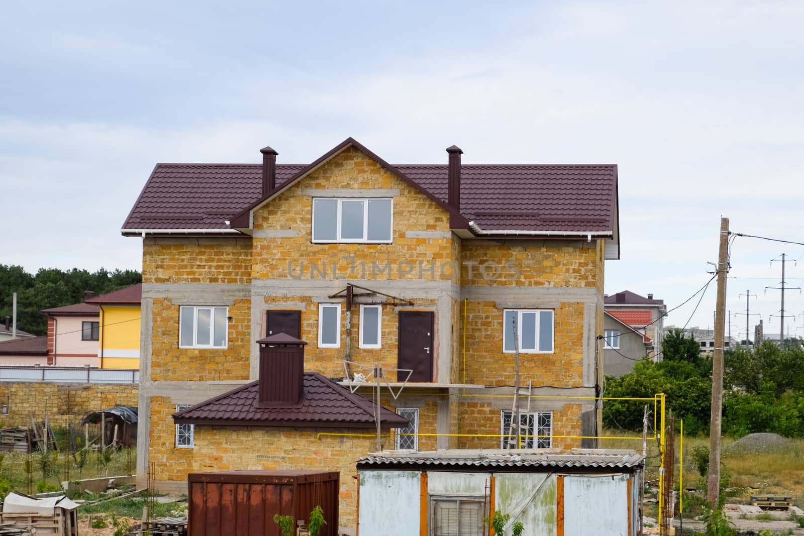 Limestone limestone houses. Building material is limestone.