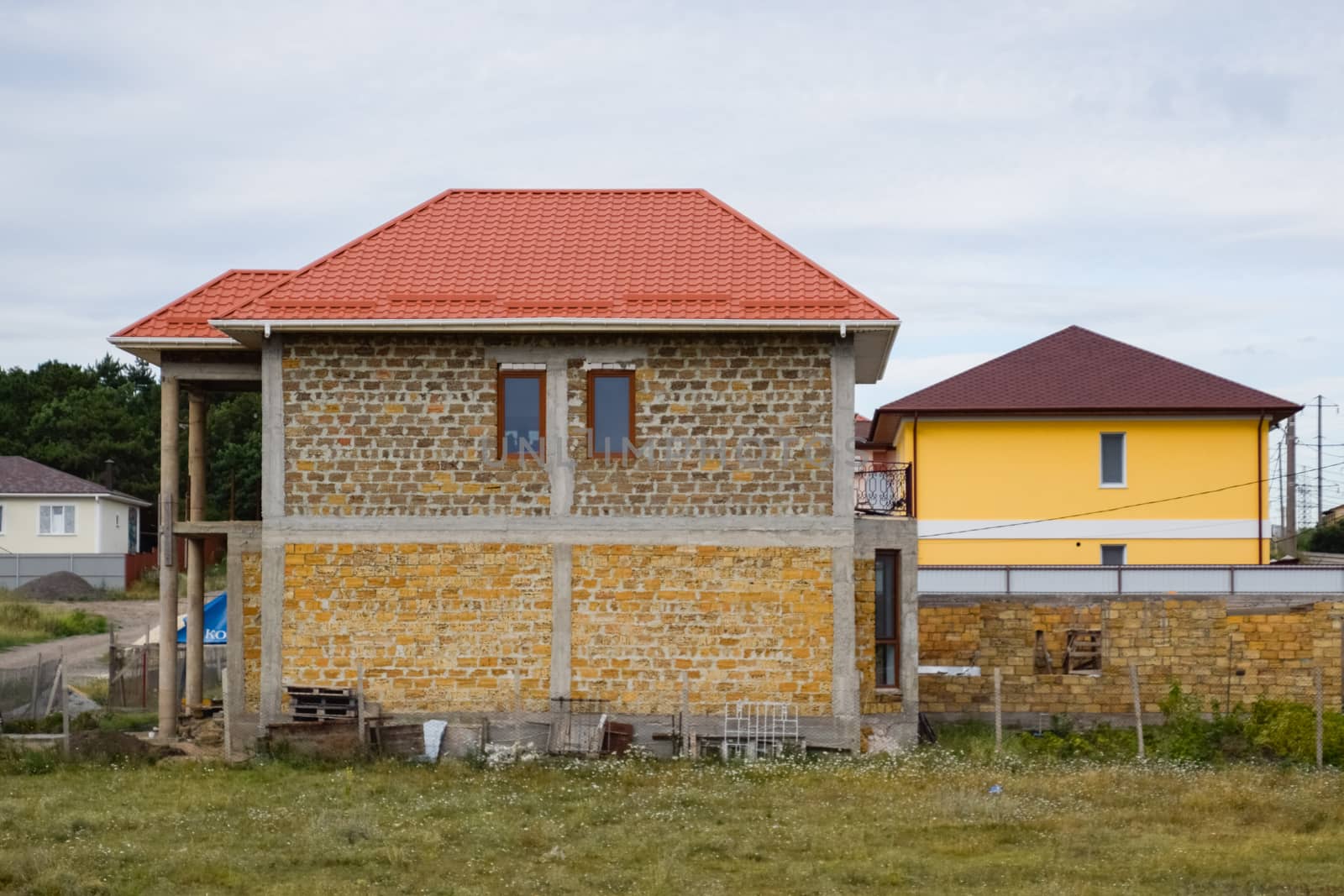 Limestone limestone houses. Building material is limestone.