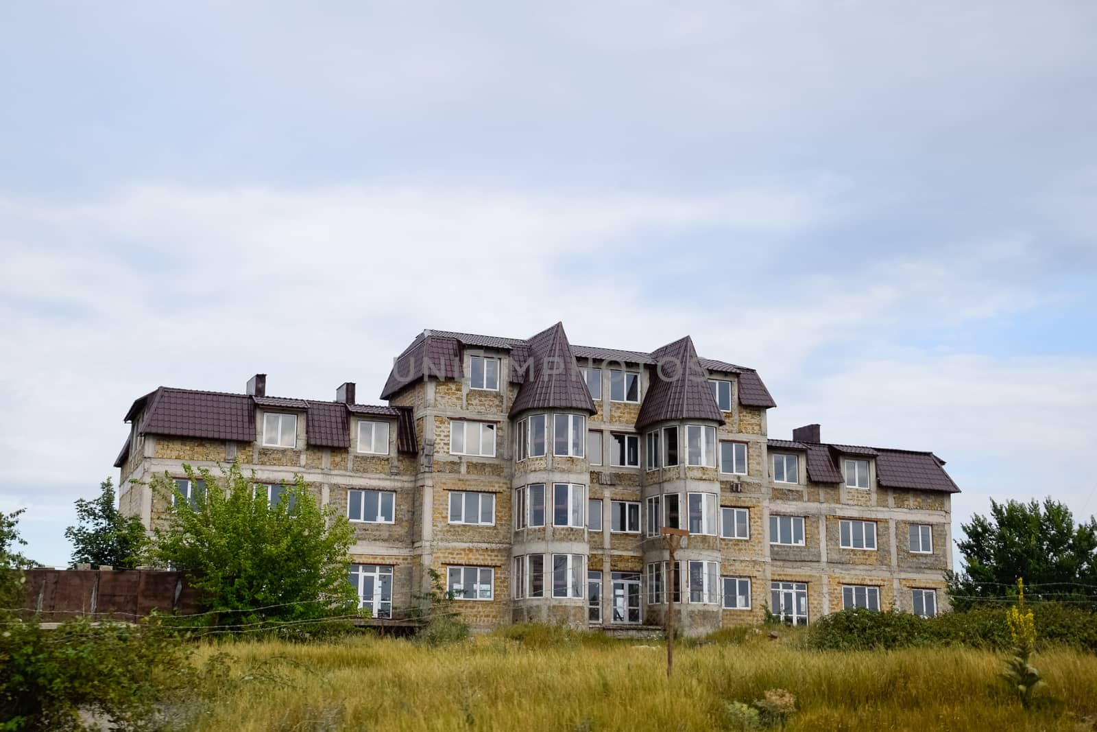 Limestone limestone houses. Building material is limestone.