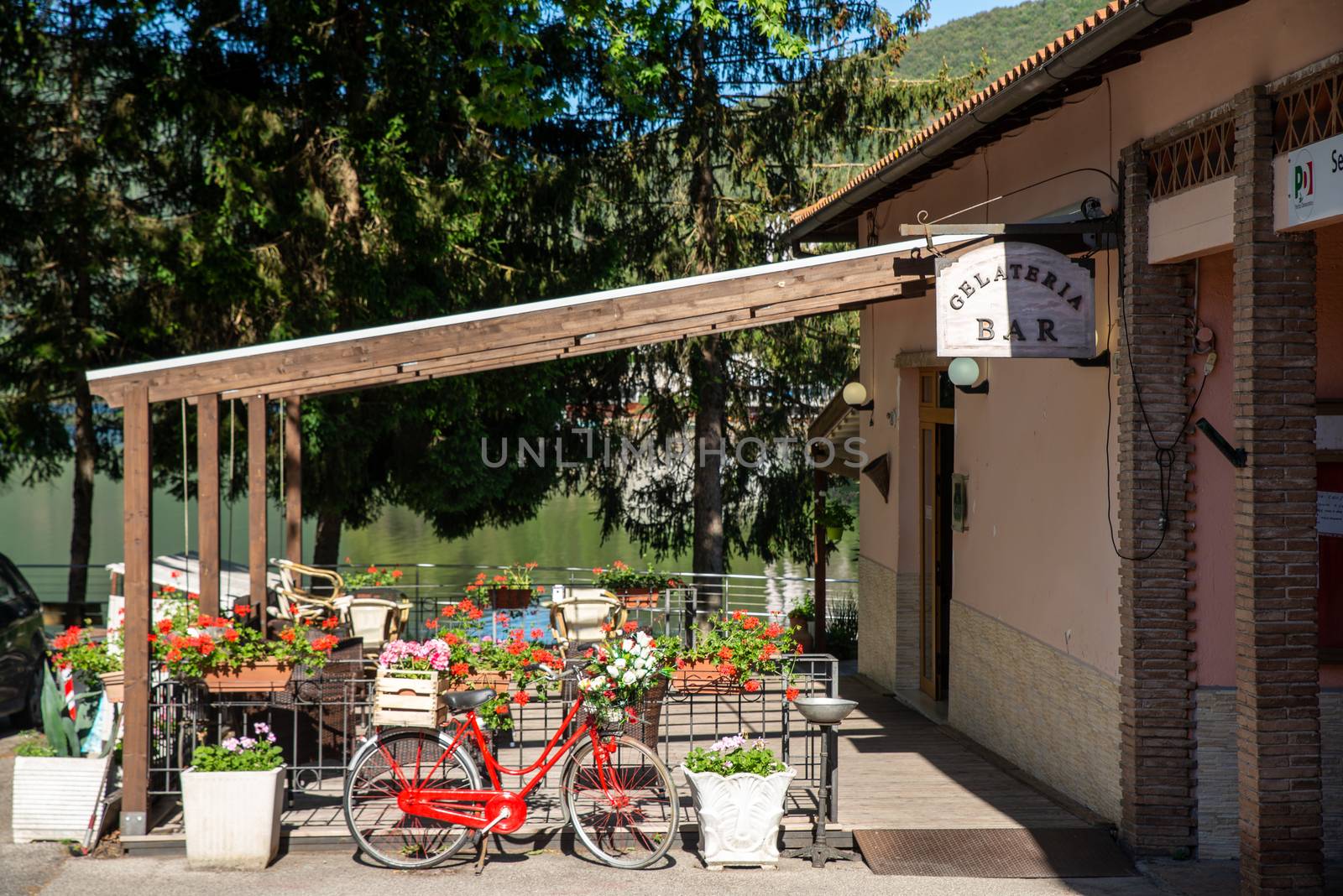 piediluco, italia 25 maggio 2020:empty bar in italy pewr causa covid