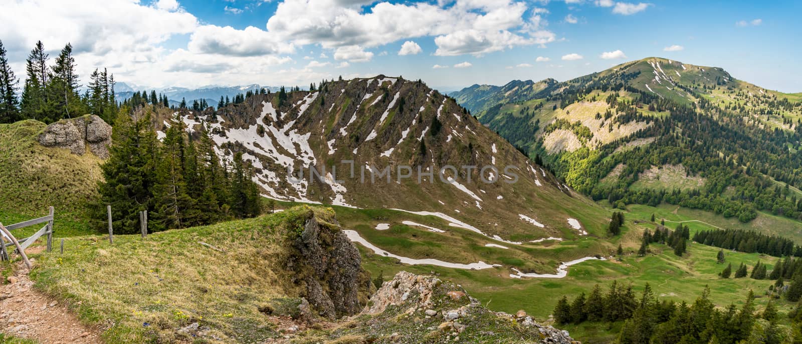 Fantastic mountain tour to the Siplingerkopf and Heidelbeerkopf from the Gunzesried valley in the Allgau Alps