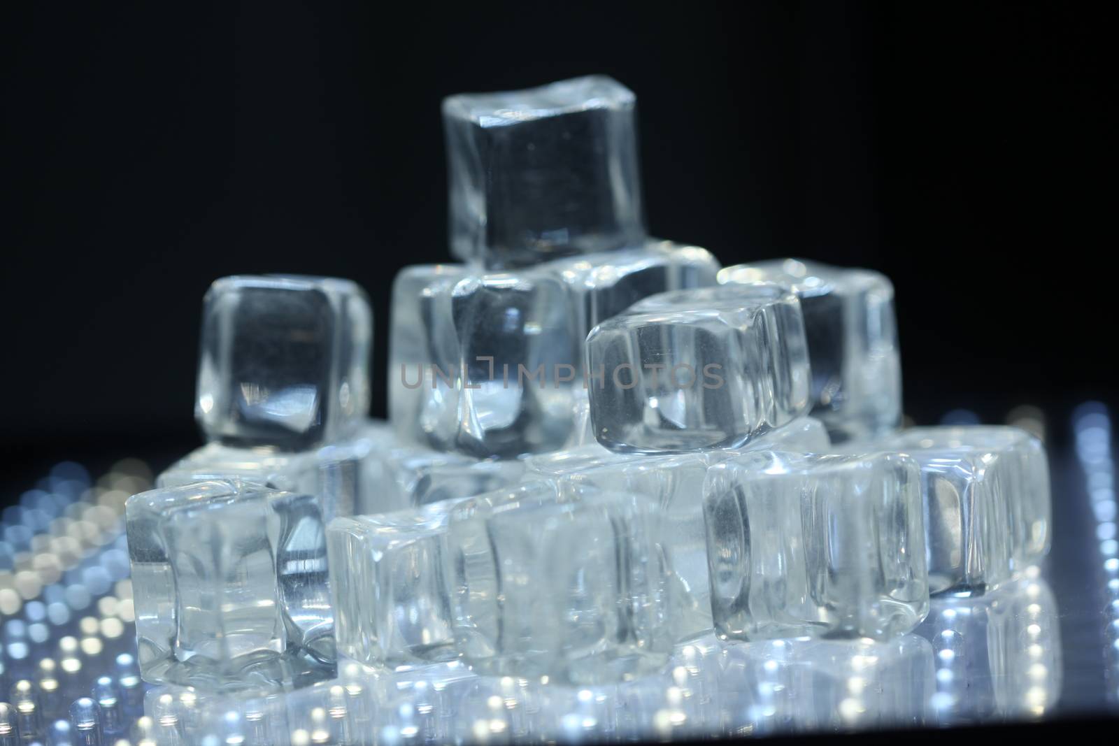 Ice cubes in the pub