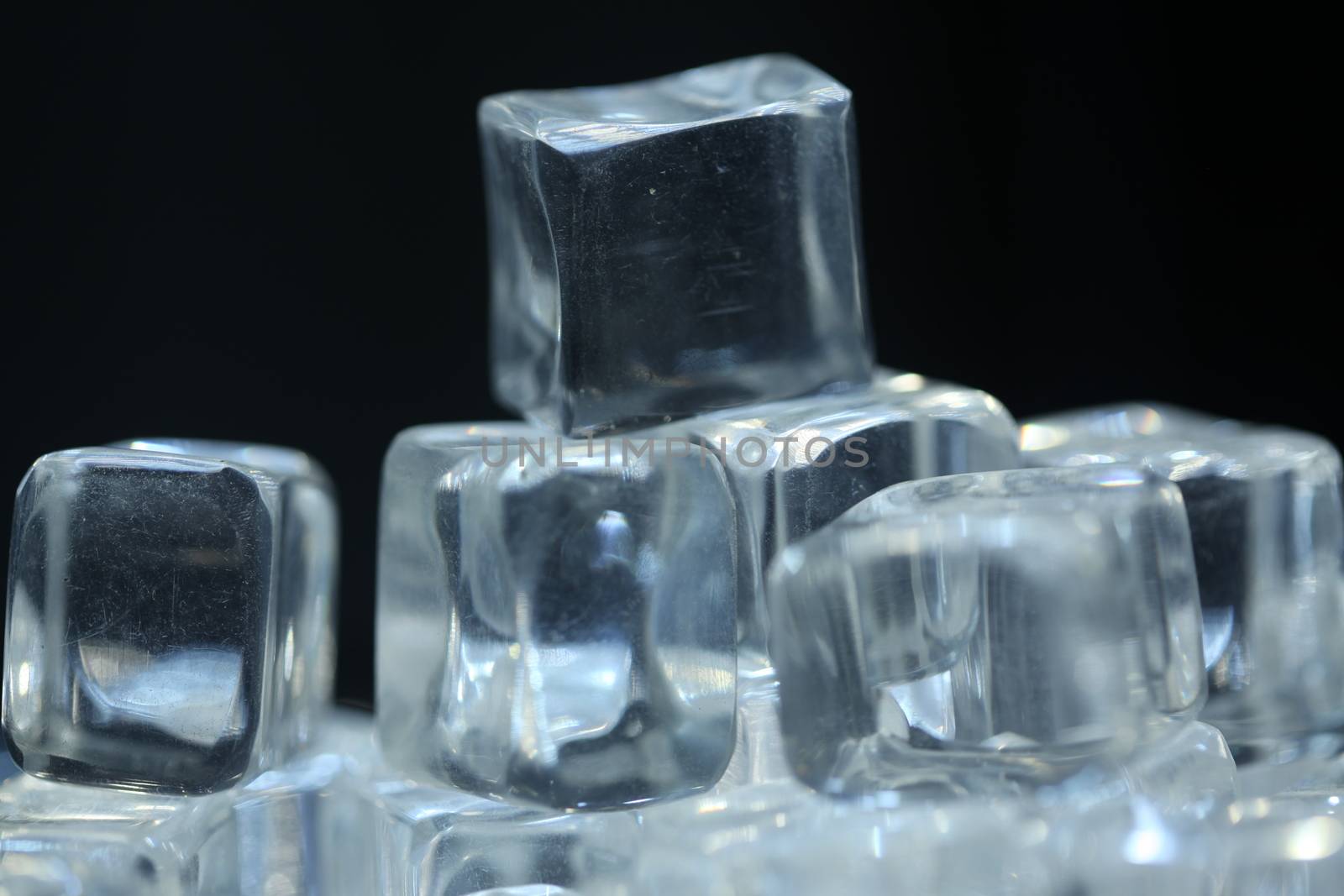 Ice cubes in the pub
