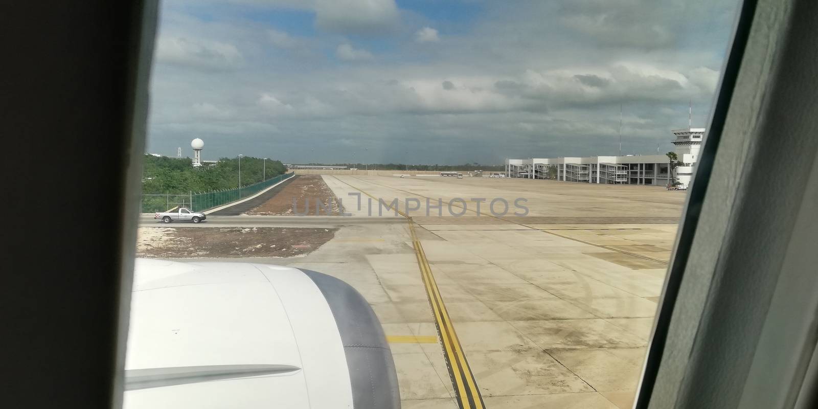 Cancun airport from a plane by pippocarlot