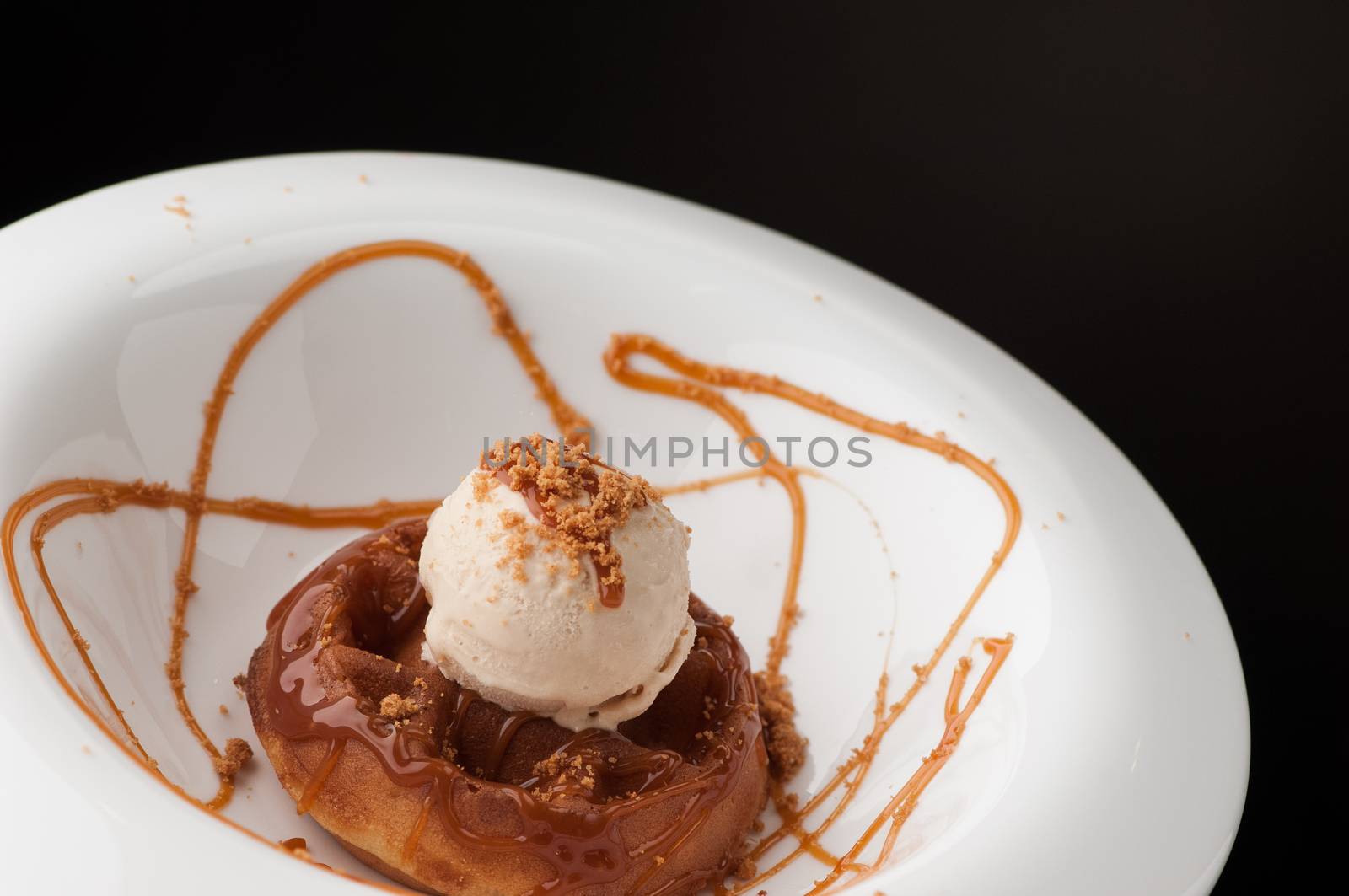 ice cream in a round white plate