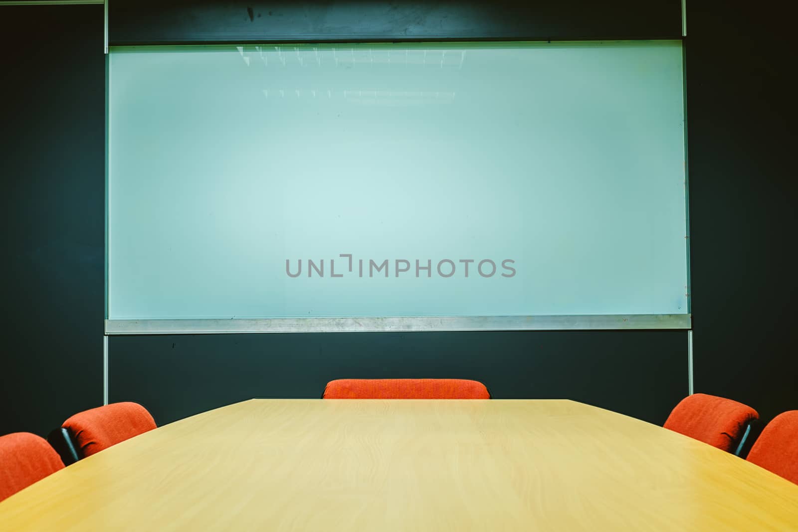 Meeting room, added color filter