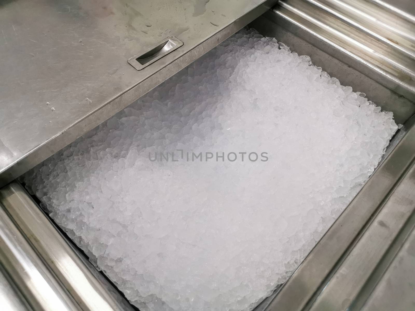 Ice cubes in the cold storage tank