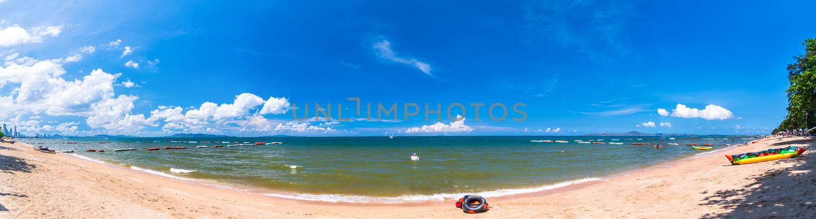 Beautiful 180 degree panorama beautiful beach Pattaya Thailand with blue sky and cloud on a sunny day