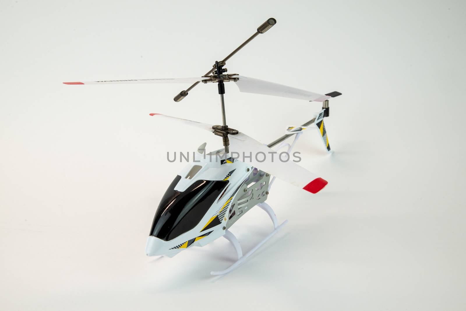 white electric helicopter model by carfedeph