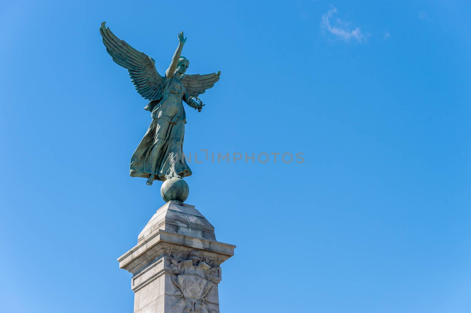 Angel Statue in Montreal  by mbruxelle