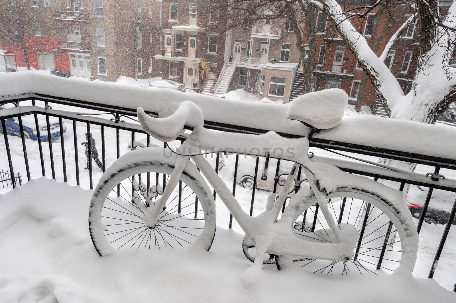 Bike covered with fresh snow in Montreal, Canada (January 2019)
