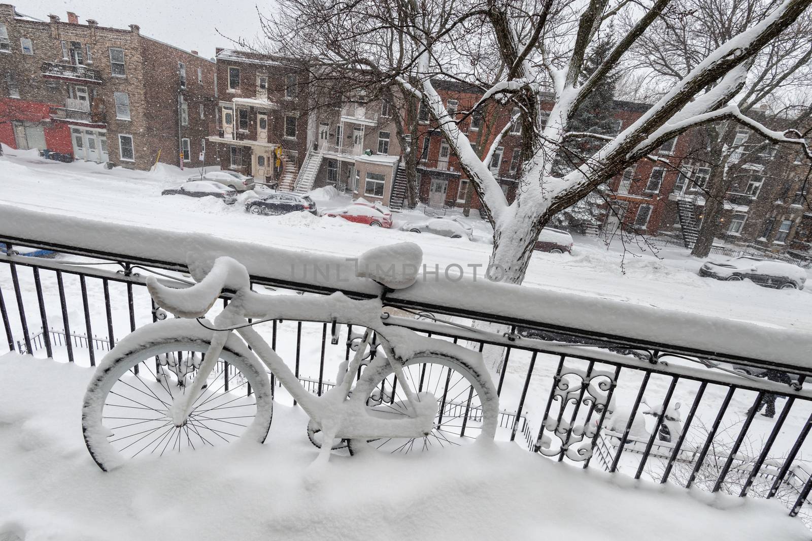 Bike covered with fresh snow in Montreal, Canada (January 2019)