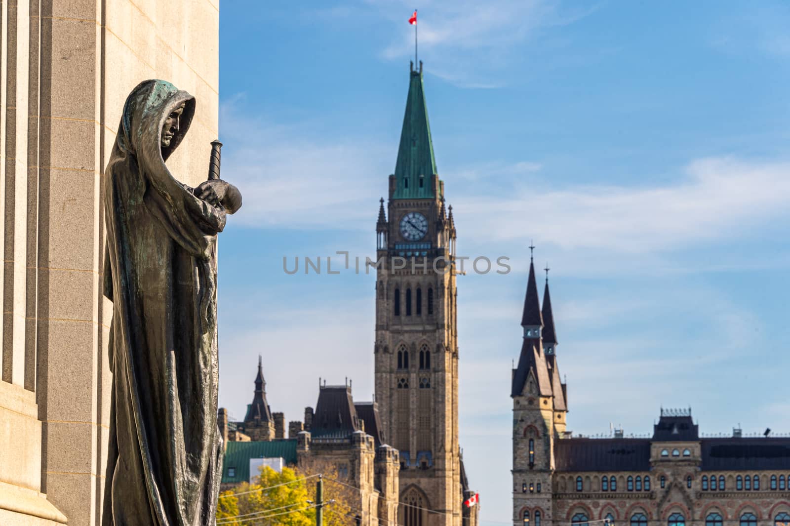 Statue Ivstitia & Canadian Parliament by mbruxelle