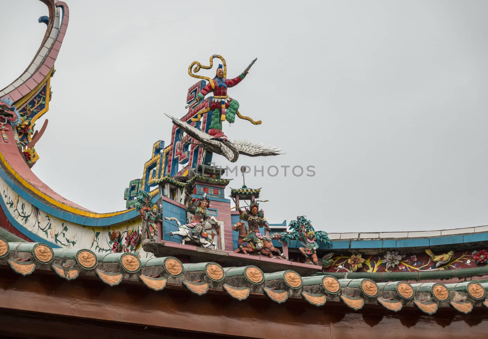 Detail of roof carvings on South Putuo or Nanputuo Temple