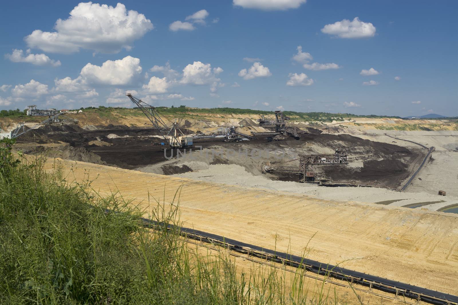 Coal Mining Machine - Mine Excavator by adamr