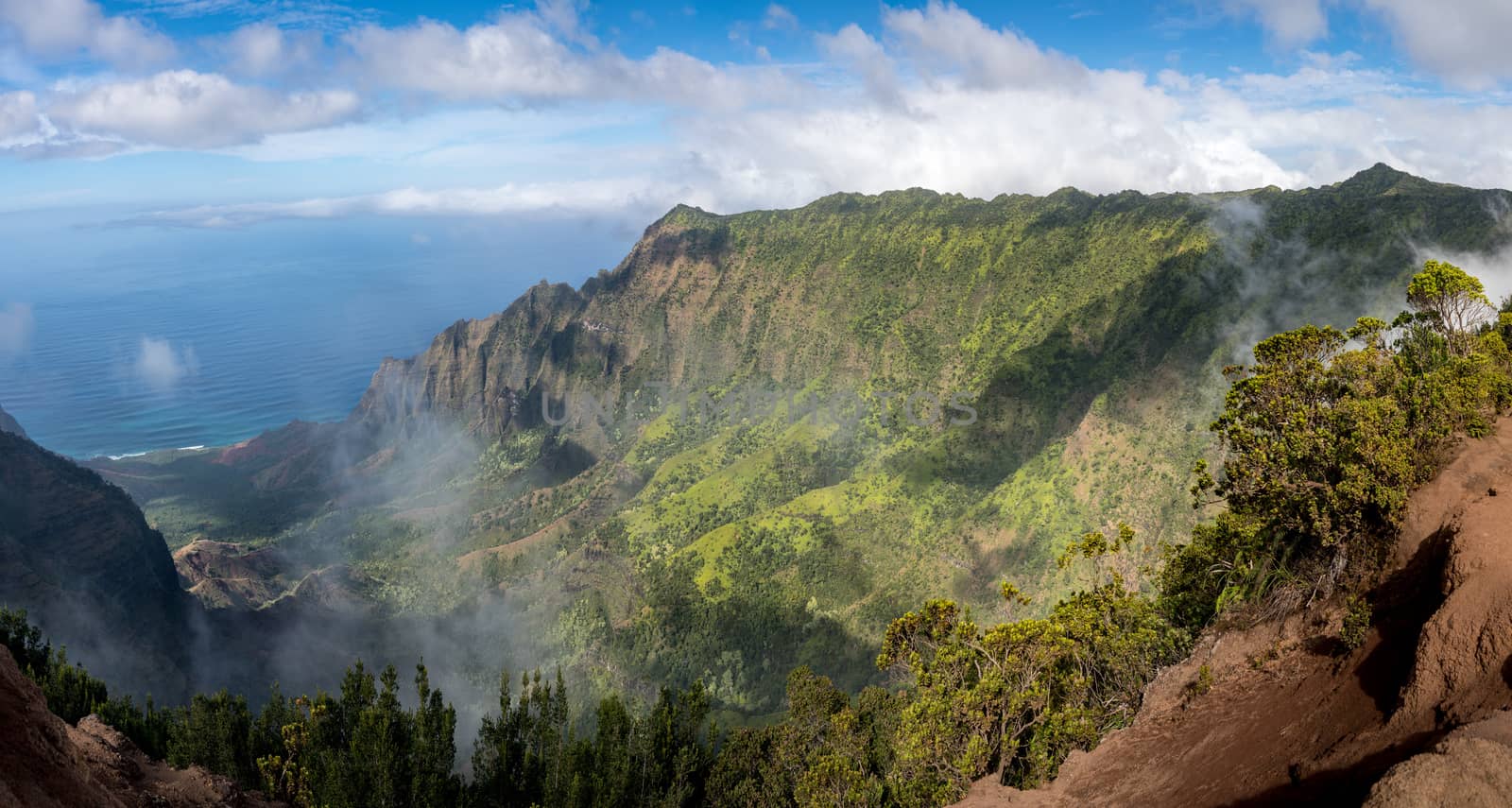High definition panorama over Kalalau Valley in Kauai, Hawaii