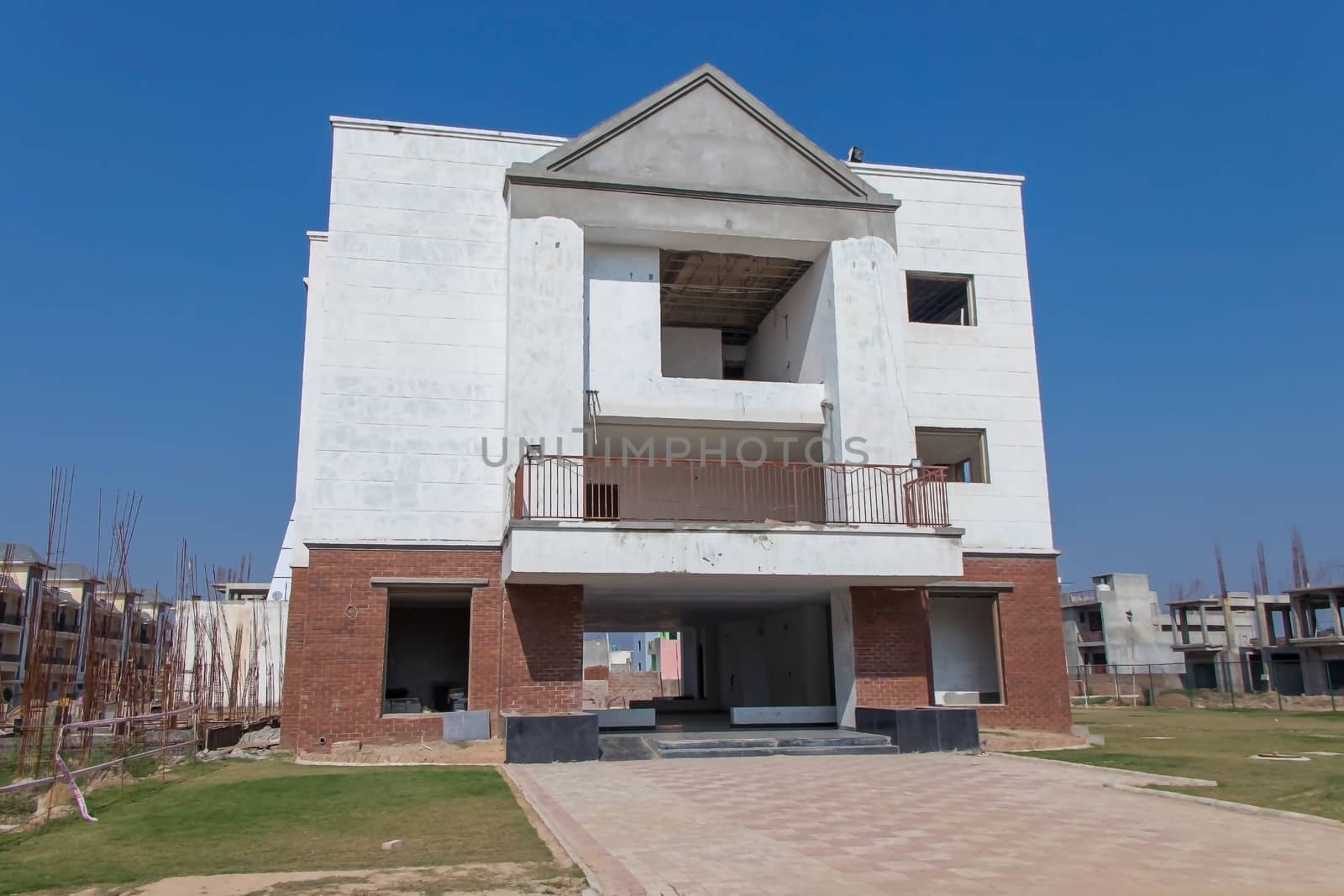 New construction of big building, sonipat, haryana, july 2019 Photo : Technical Maanav / Yaymicro.com