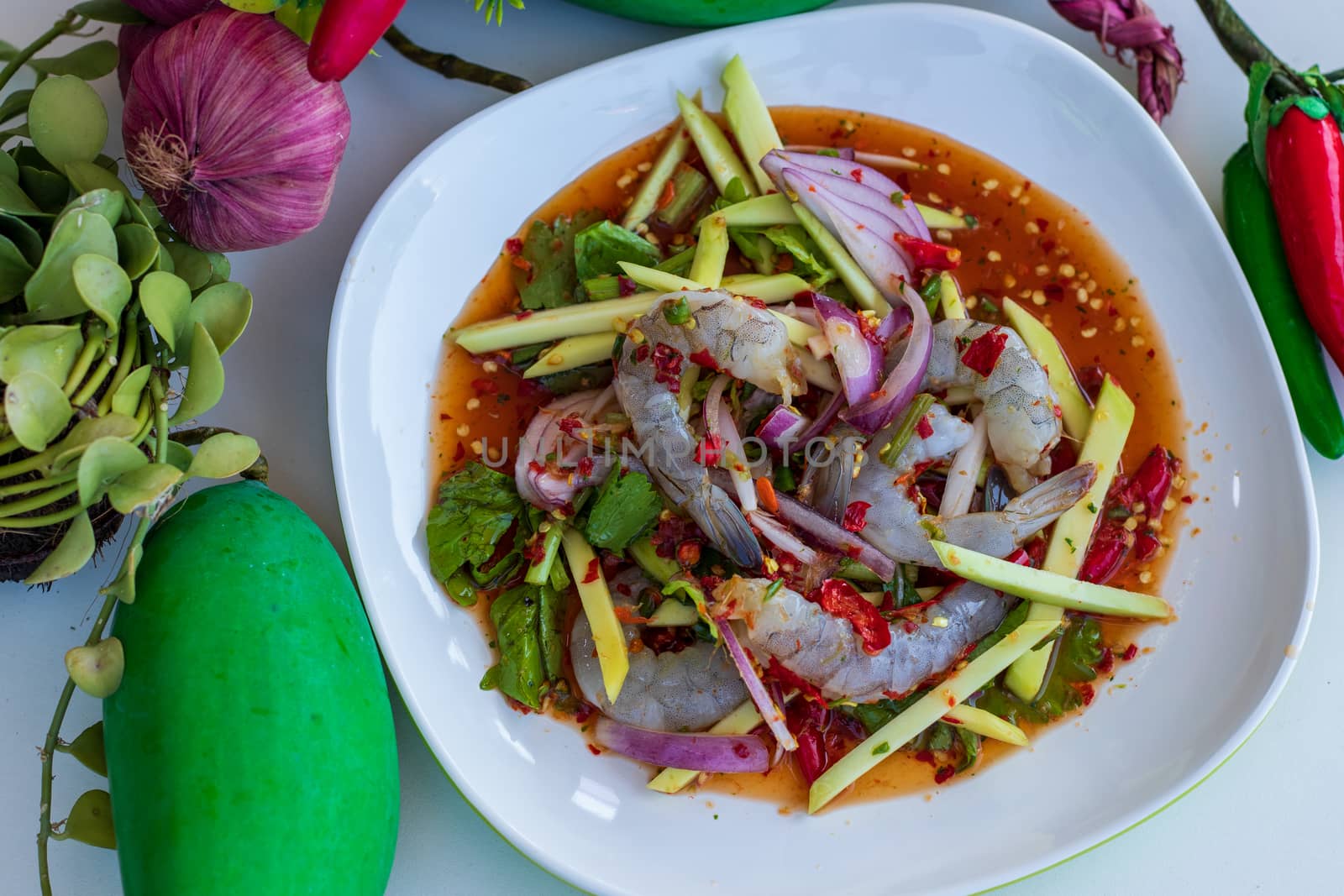 spicy salad with vegetables and prawn by Khankeawsanan