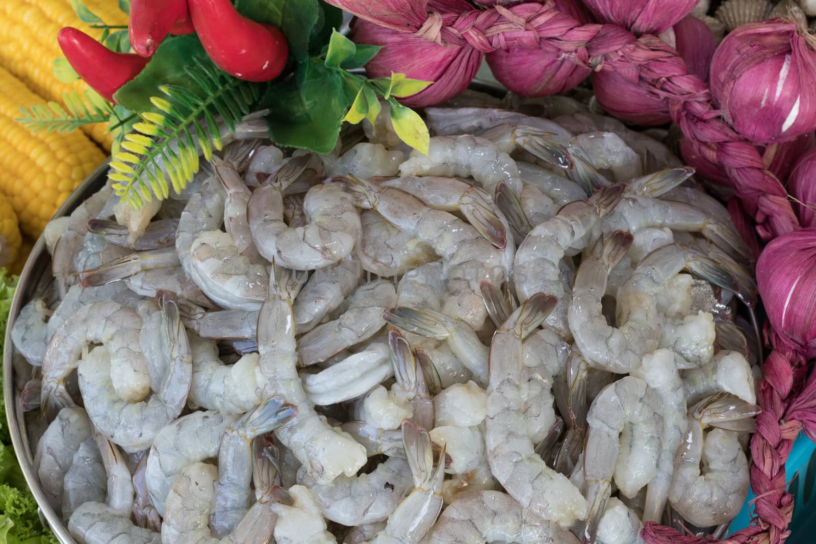 raw and fresh prawns in the market by Khankeawsanan