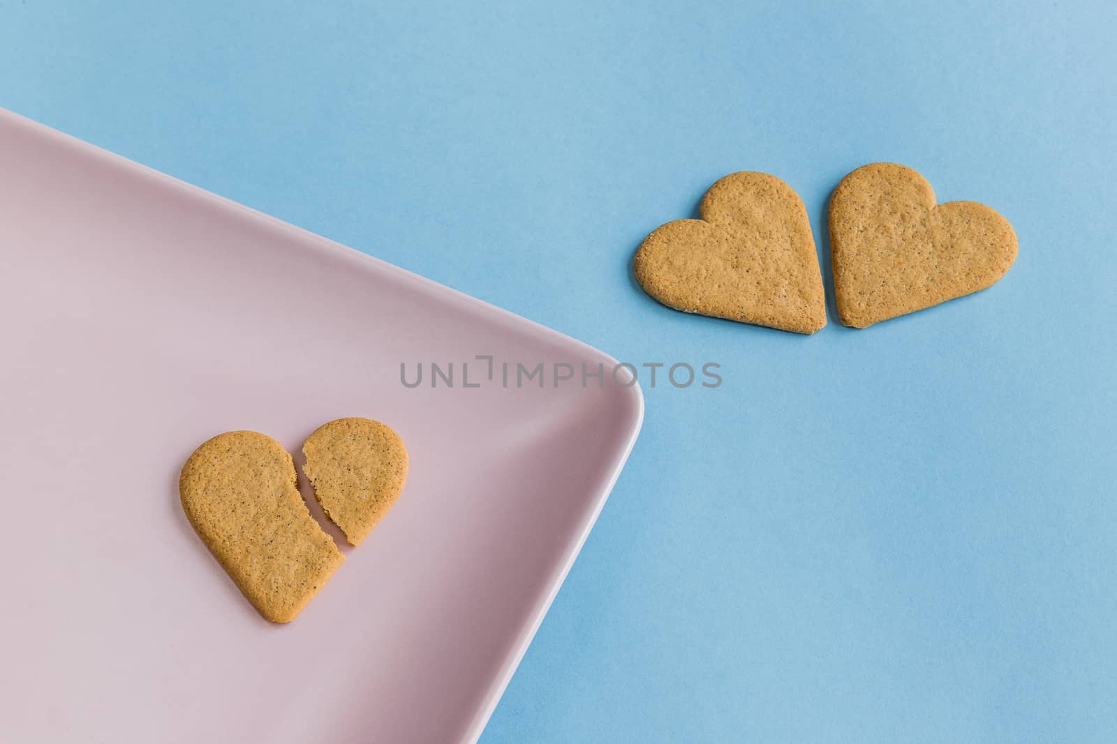 Broken heart. Cookies like a romantic scene. by JRPazos