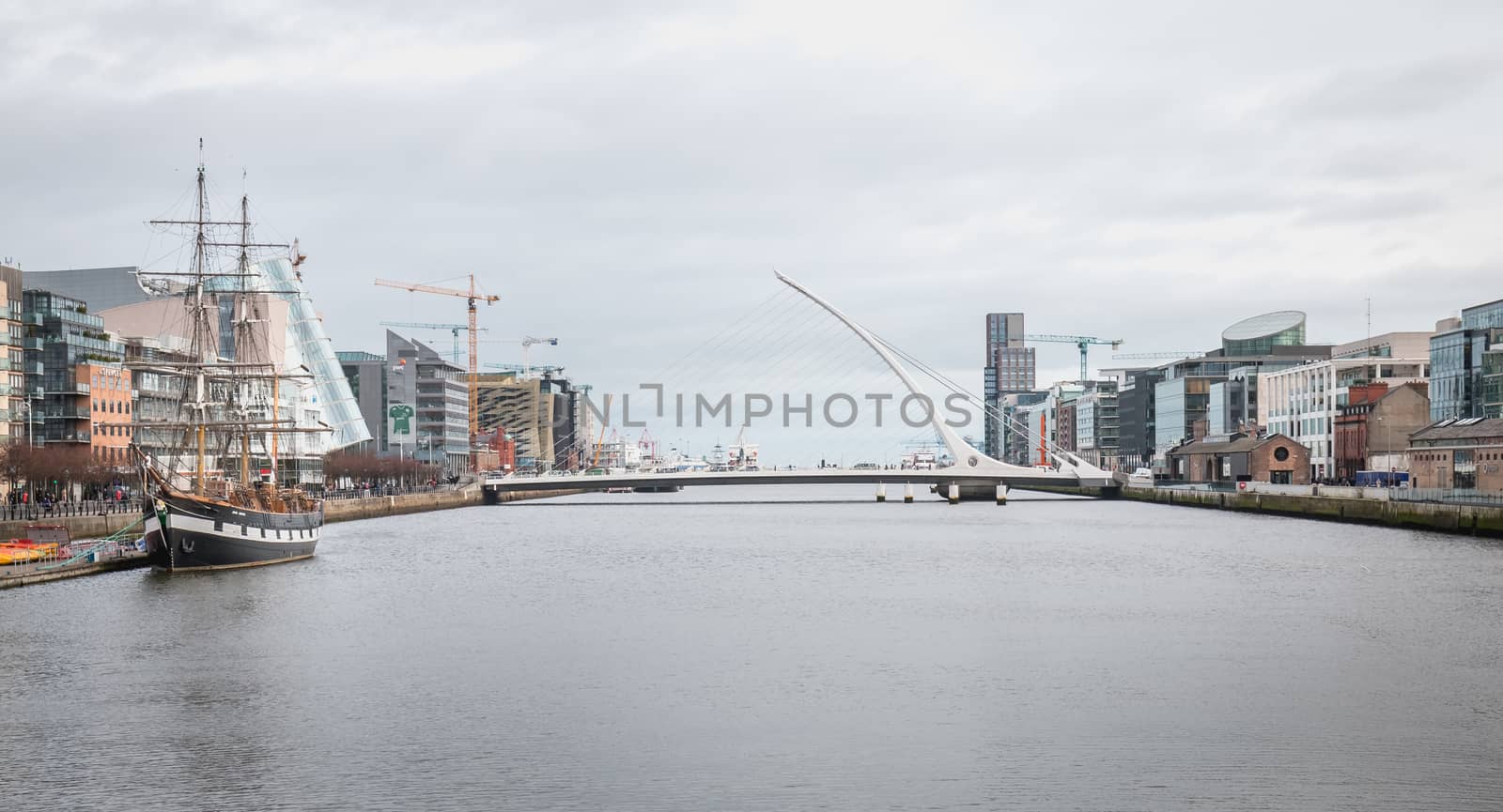 River Liffey with sailboat Jeanie Johnston and the Samuel Becket by AtlanticEUROSTOXX