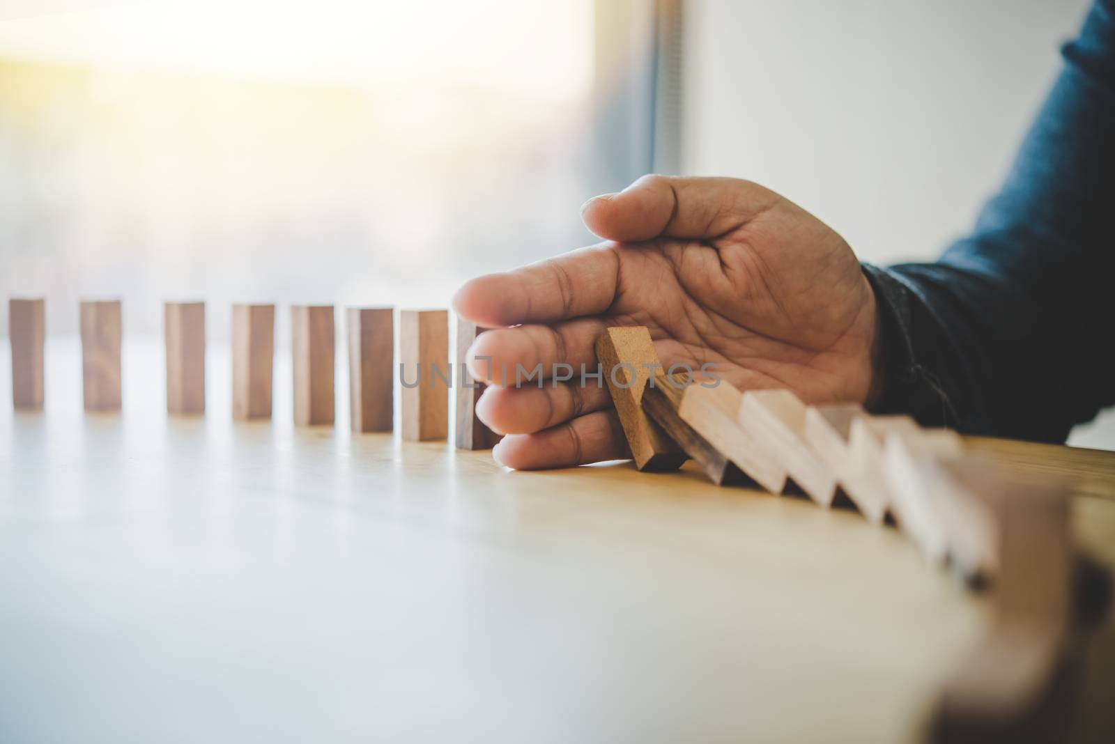 Business risks in the business. Requires planning Meditation must be careful in deciding to reduce the risk in the business. As the game drew to a wooden block from the tower