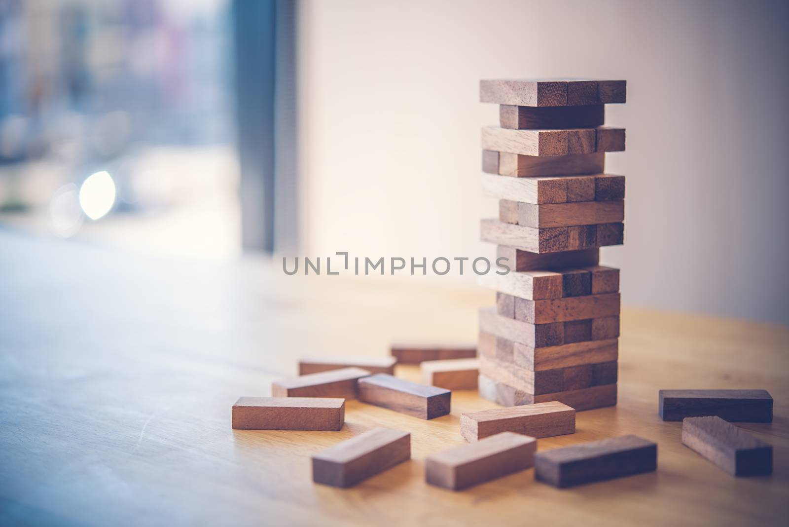 Business risks in the business. Requires planning Meditation must be careful in deciding to reduce the risk in the business. As the game drew to a wooden block from the tower