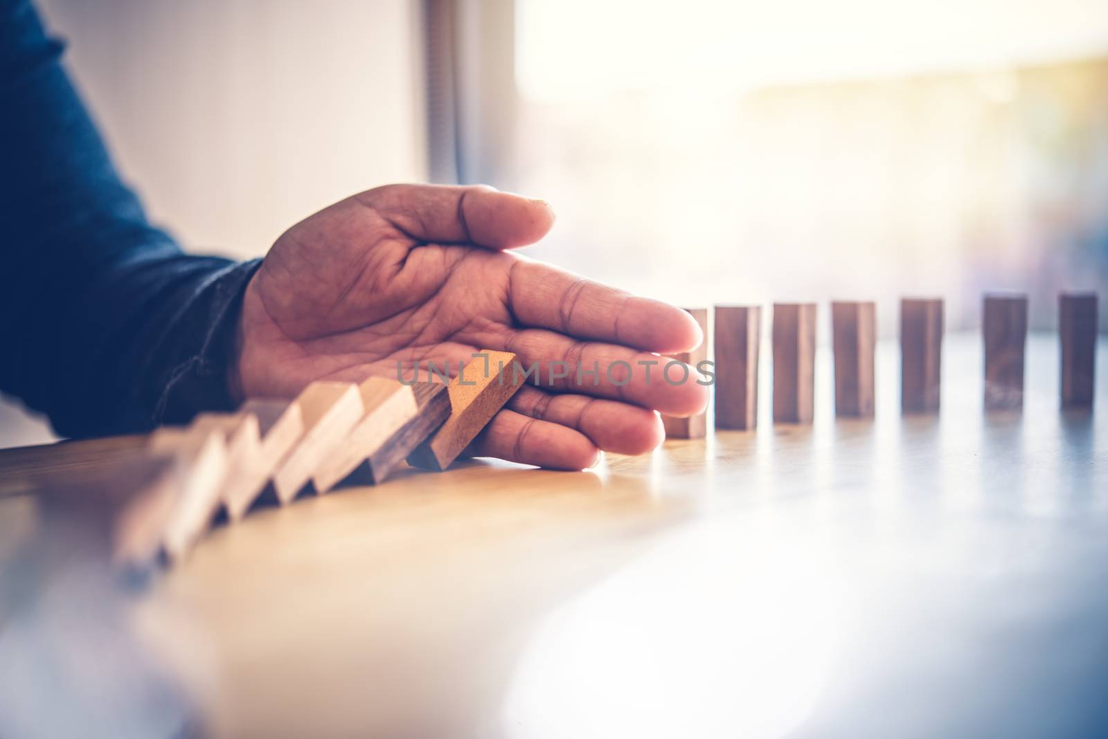 Business risks in the business. Requires planning Meditation must be careful in deciding to reduce the risk in the business. As the game drew to a wooden block from the tower