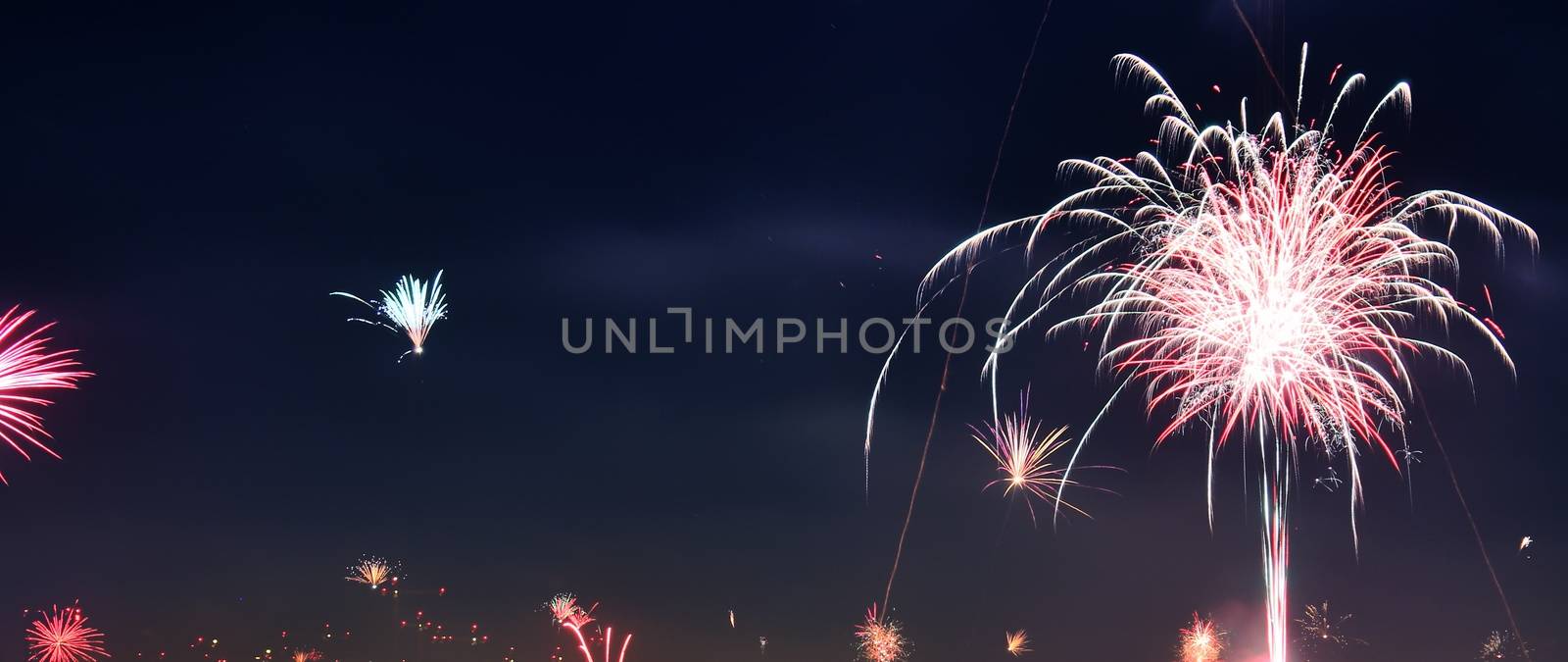 Long time exposure of firewirks over the roofs of vienna by MP_foto71