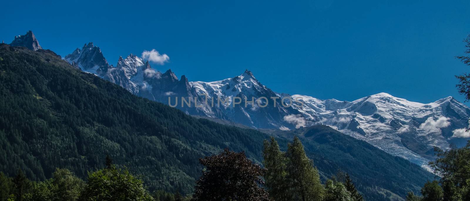 paysage des alpes francaises by bertrand