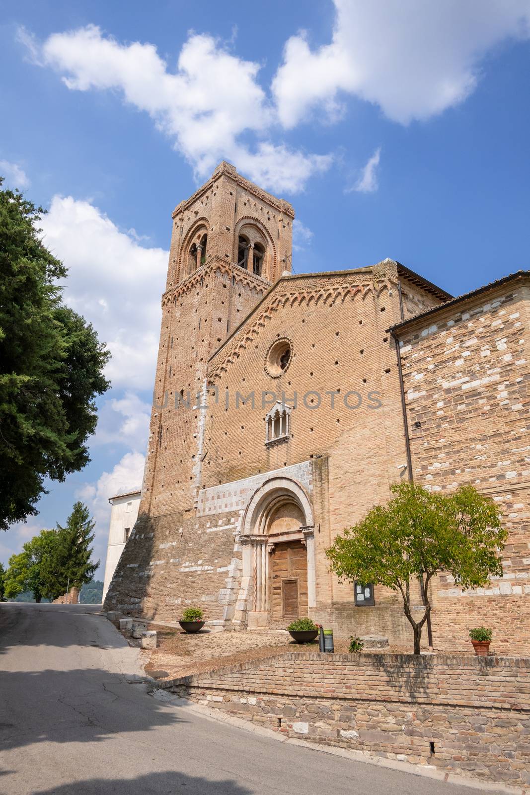 An image of an old church in Marche Italy