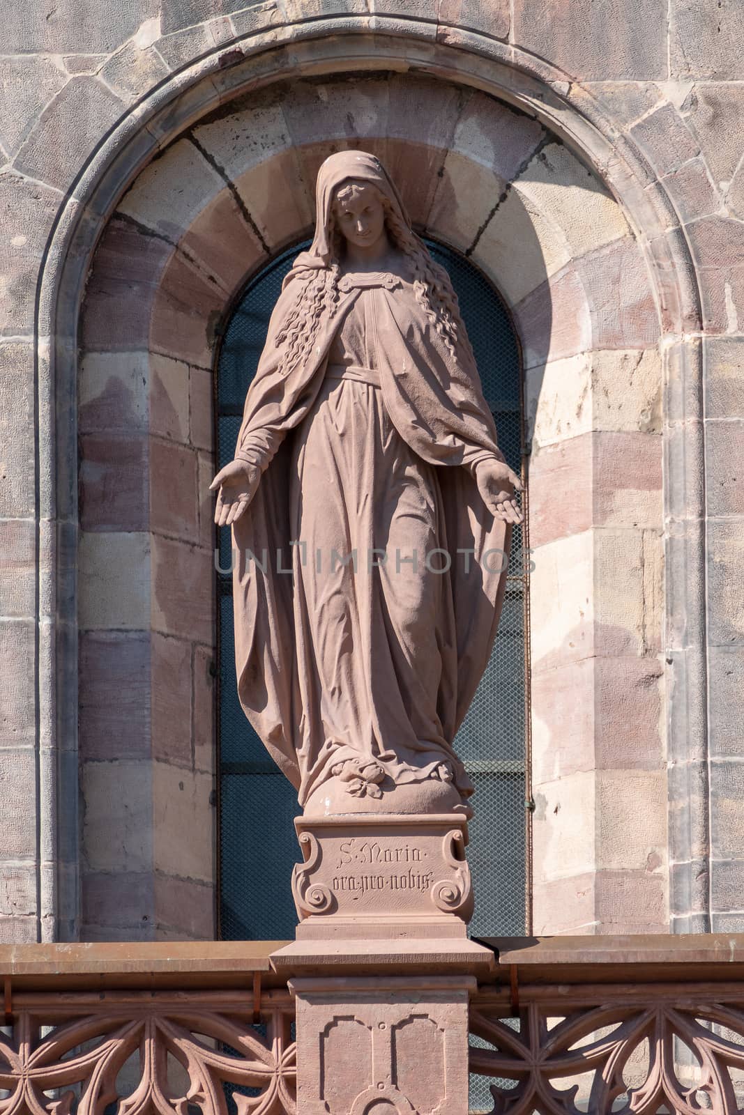 An image of the Mary statue at Freiburg Muenster Germany