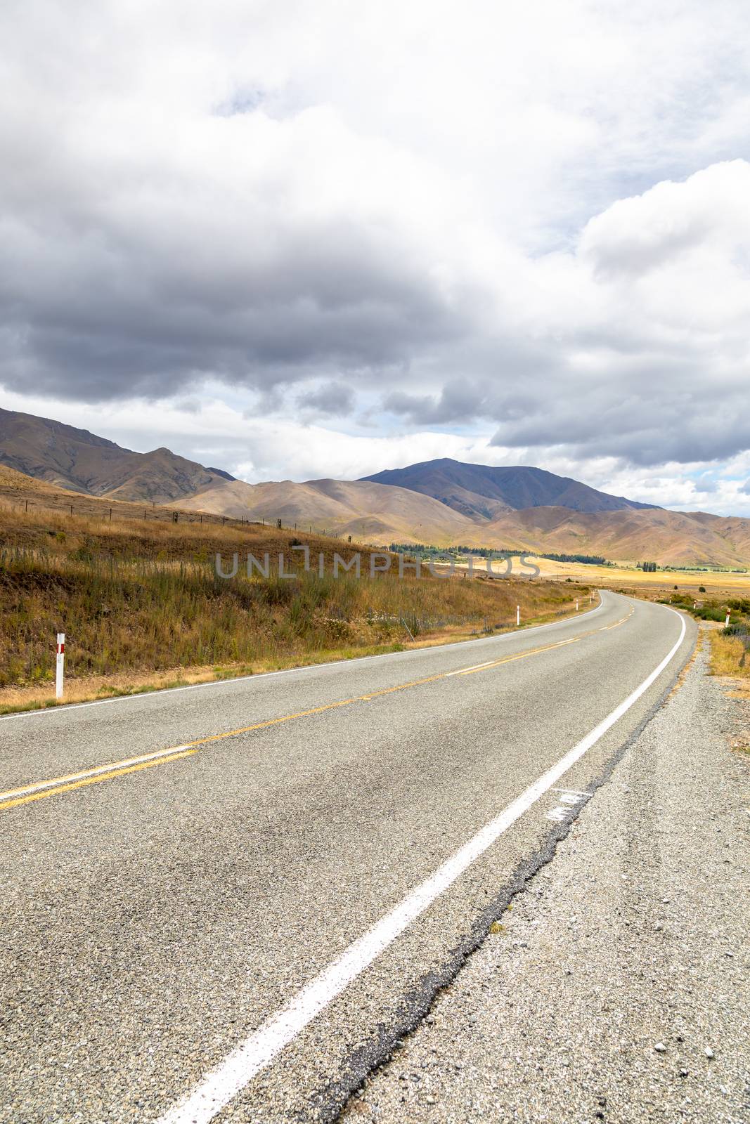 An image of a road to horizon New Zealand south island