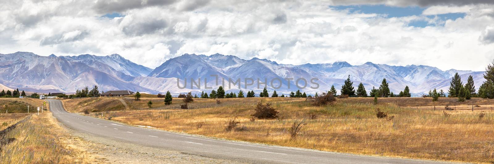 An image of a road to horizon New Zealand south island