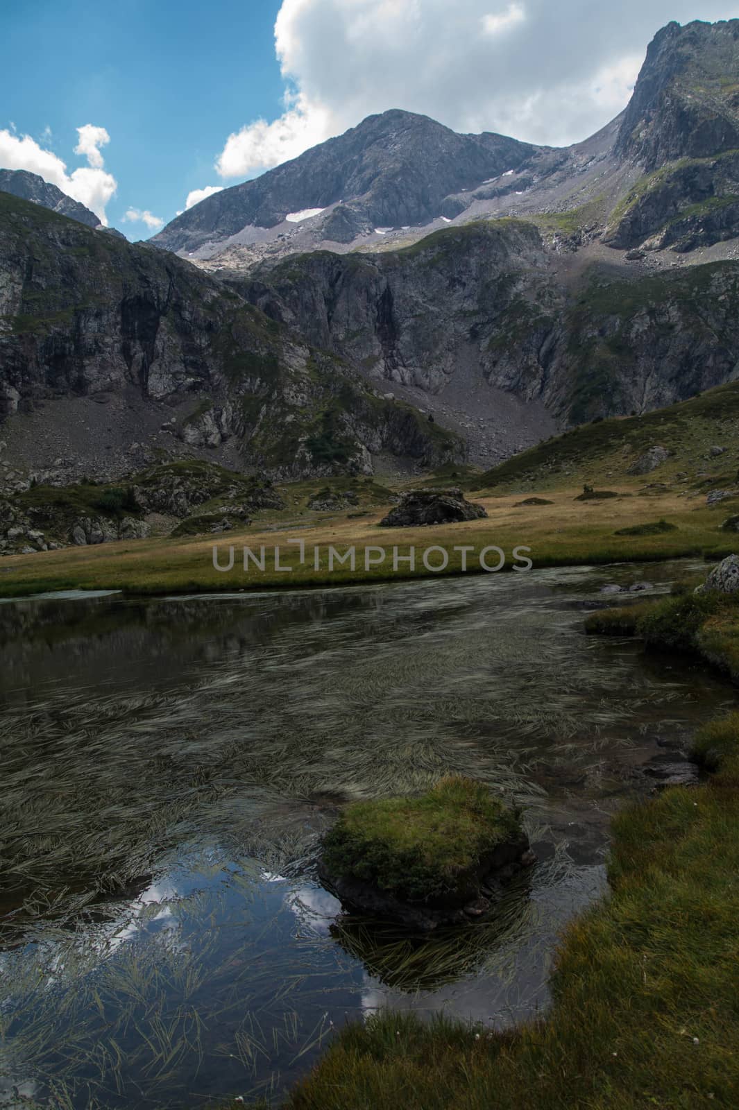 lac du taillefer,isere,france