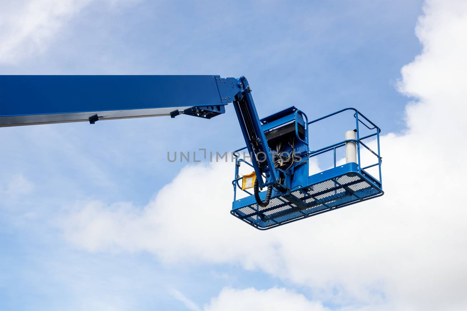 An image of a pallet truck crane