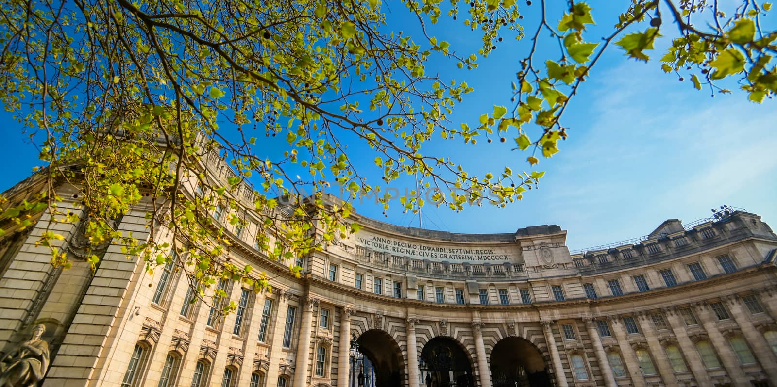 A view of the Admiralty Arch on a sunny day in London, UK.