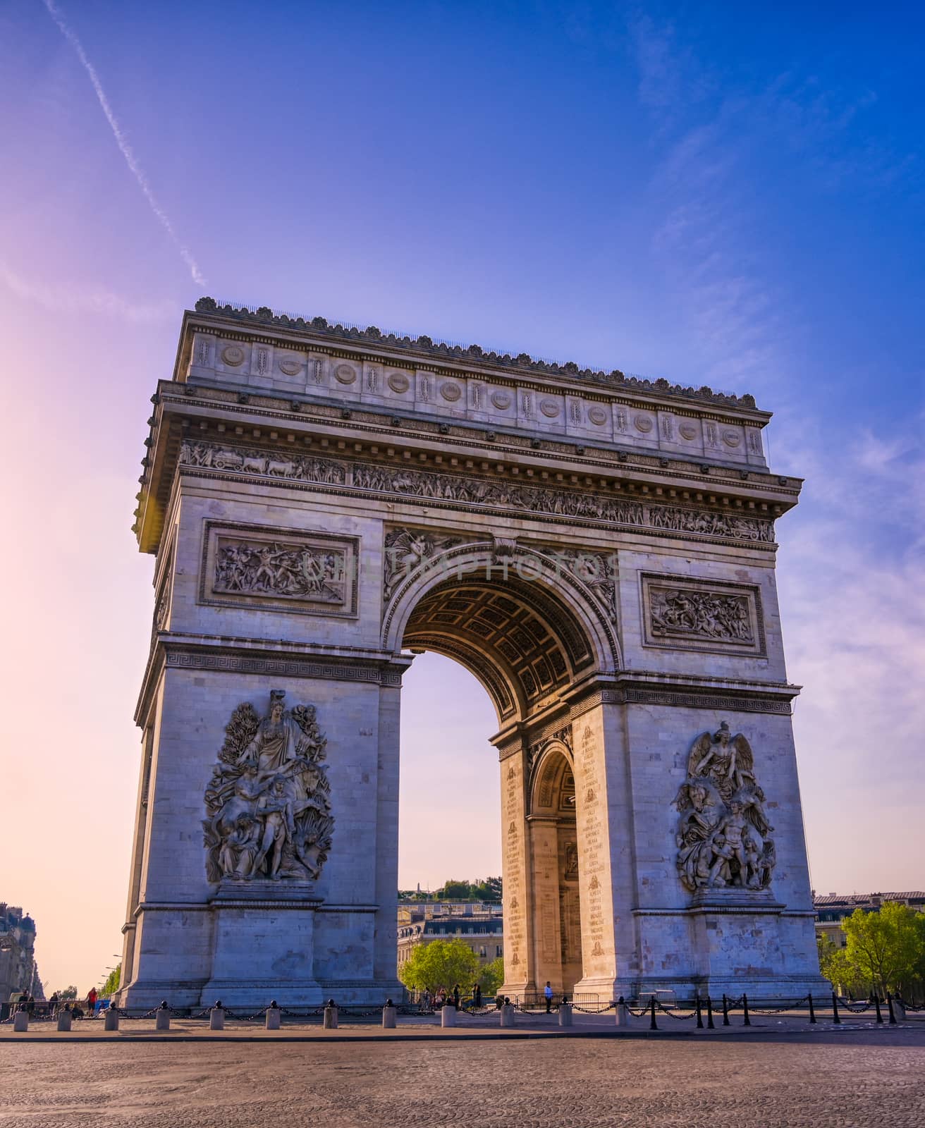 Arc de Triomphe in Paris, France by jbyard22