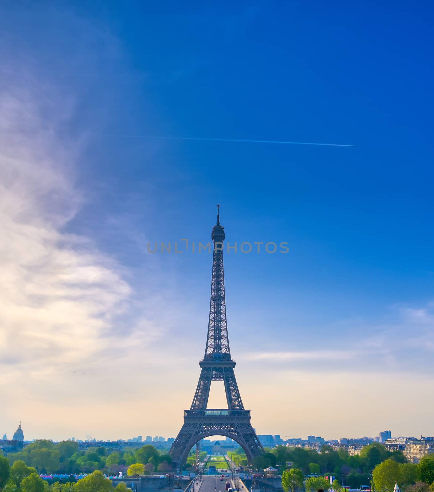 A view of the Eiffel Tower from the Jardins du Trocadero in Paris, France.