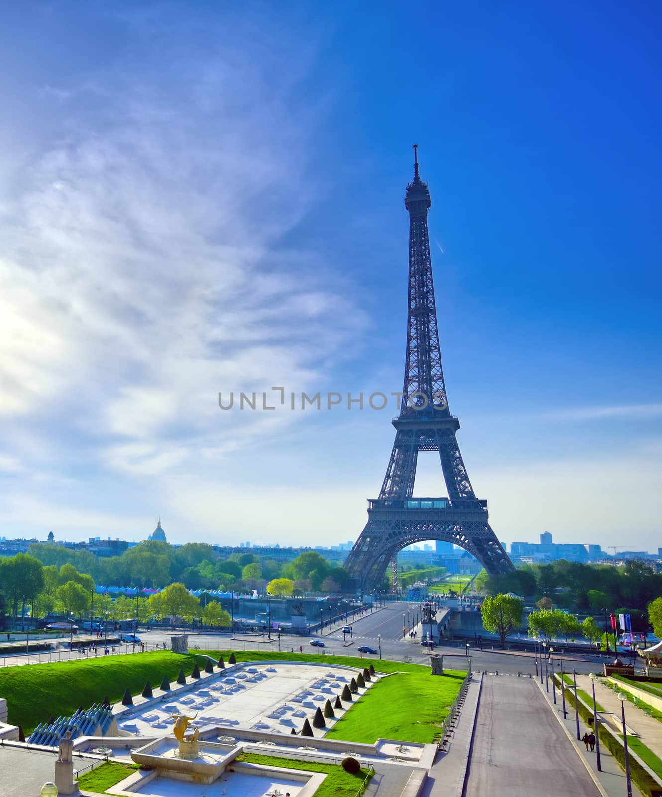 A view of the Eiffel Tower from the Jardins du Trocadero in Paris, France.