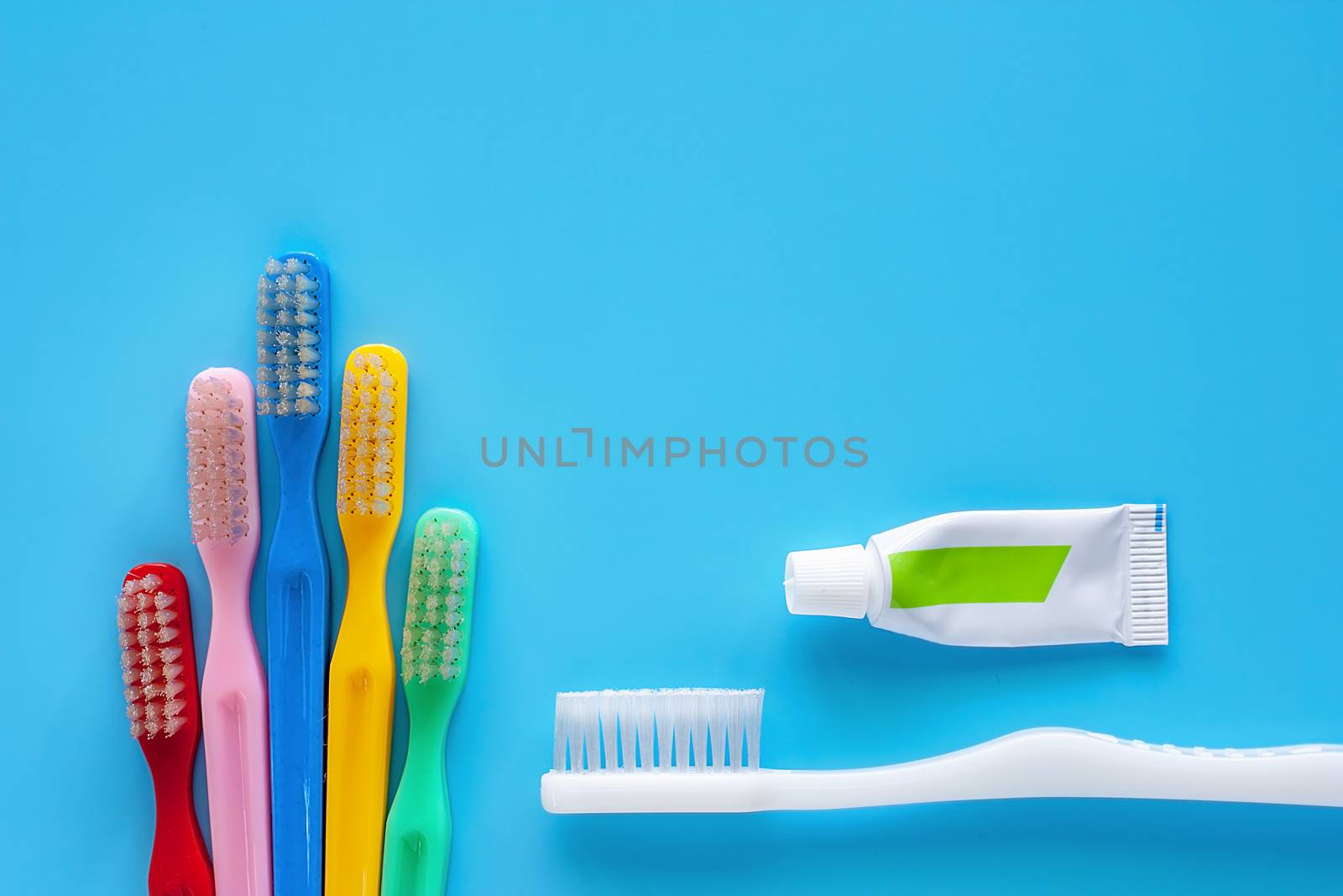 Toothbrush with toothpaste used for cleaning the teeth by iamnoonmai