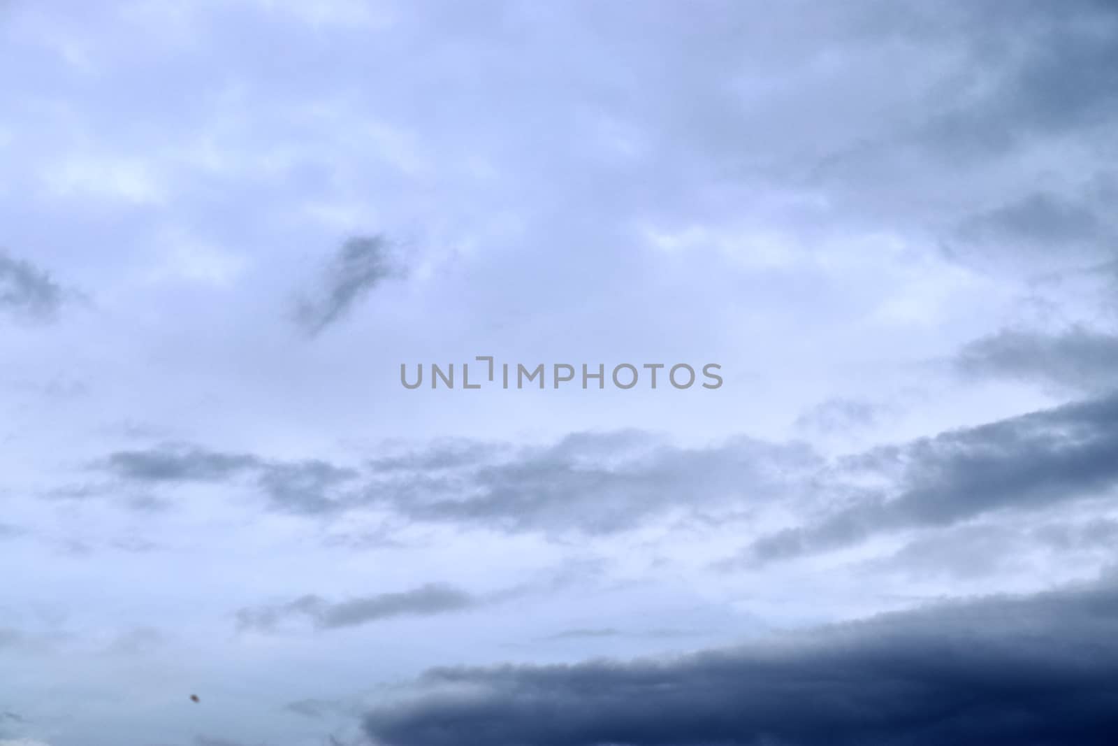 Stunning dark cloud formations in the sky right before a thunderstorm 