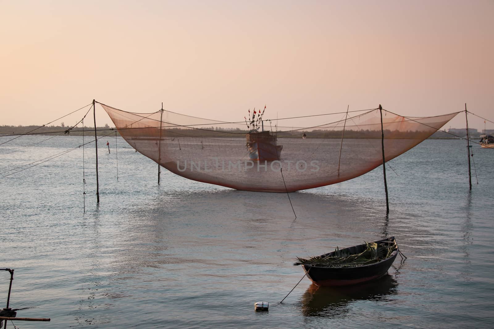 Stationary Lift Nets, Fishing method traditionally used in Vietnam