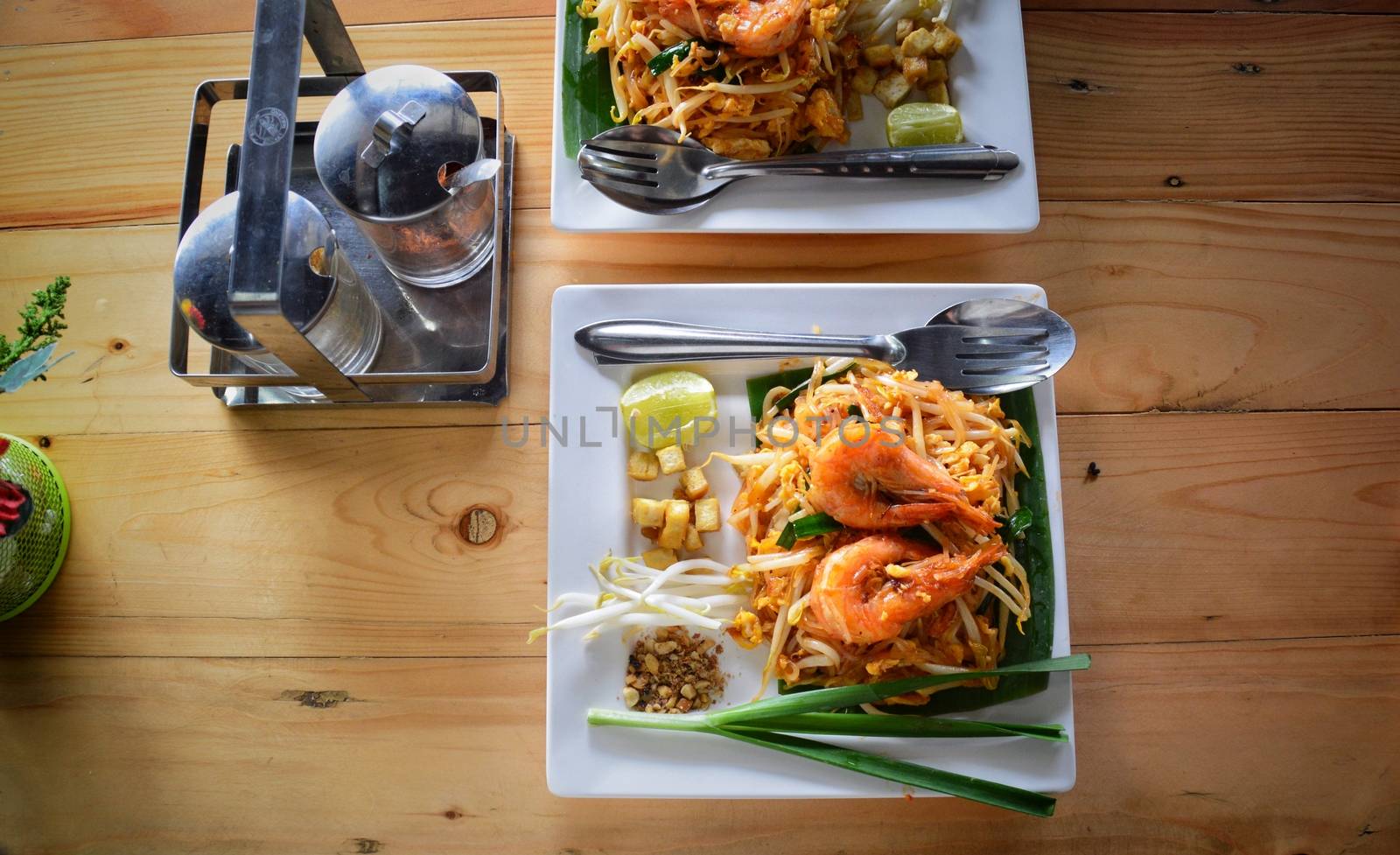 Traditional Pad Thai by Sonnet15