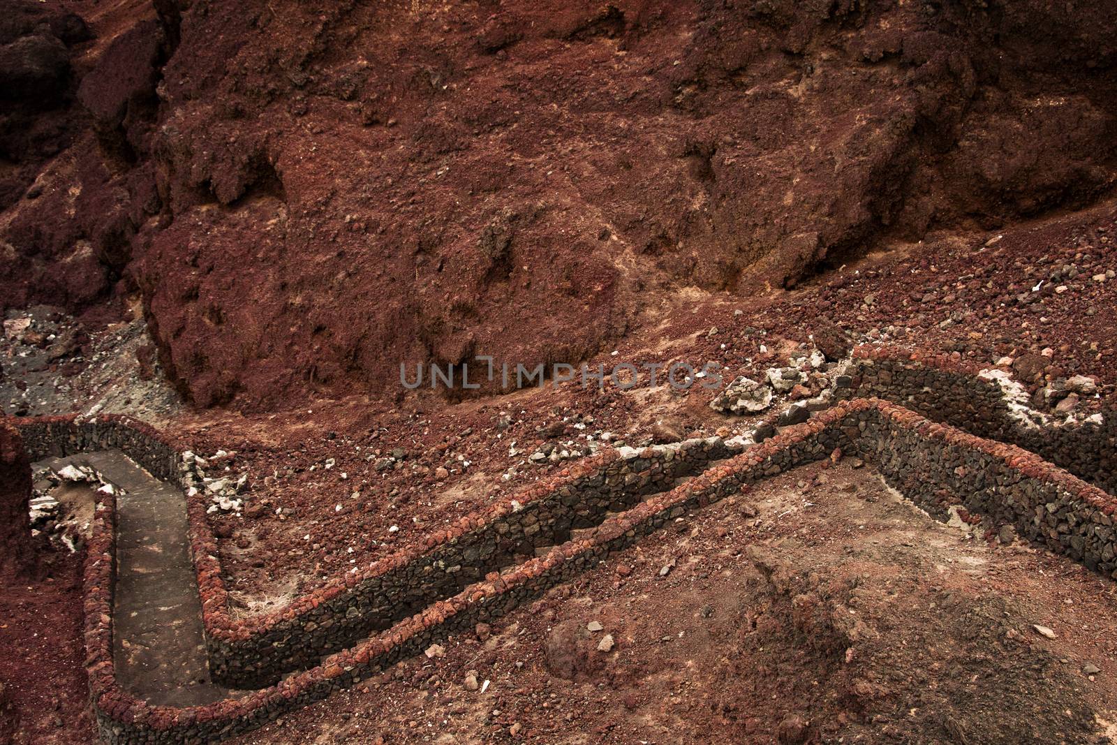 El Golfo - path to the beach by dbmedia