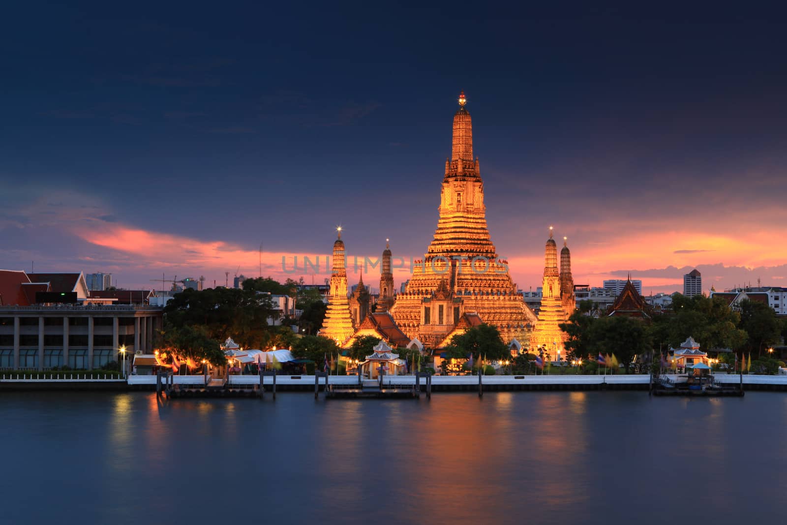 Wat Arun Ratchawararam Ratchawaramahawihan or wat arun is a buddhist temple (wat) destination in Bangkok, Thailand