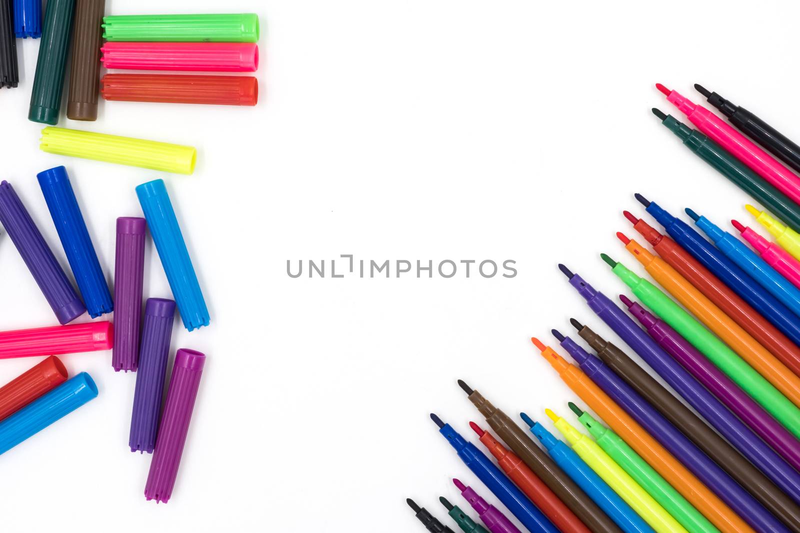 Multi-Color markers pens on white background. by ronnarong