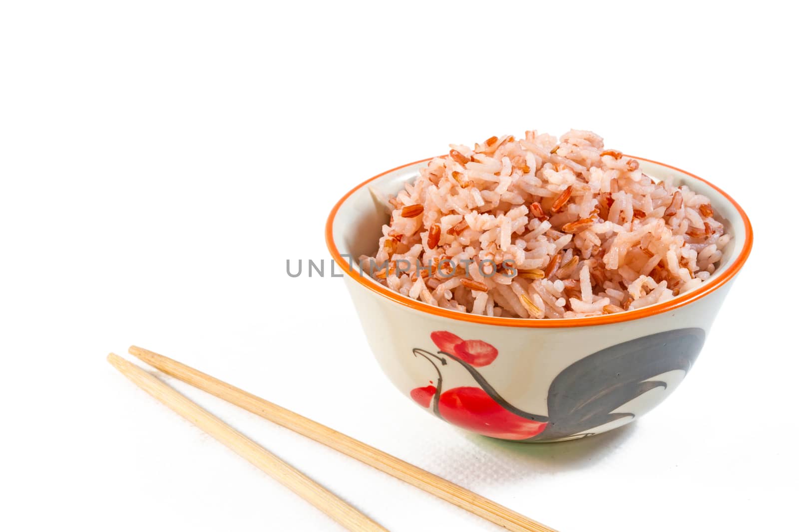 Mixed white and red coarse rice by ronnarong