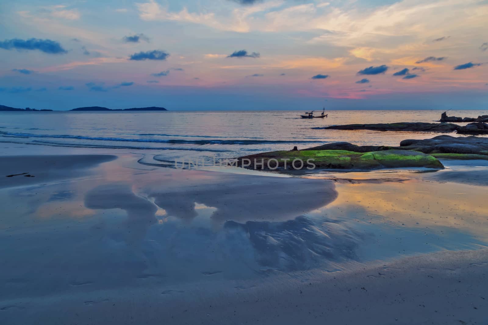 hot tropical sunset sky over sea tide background.