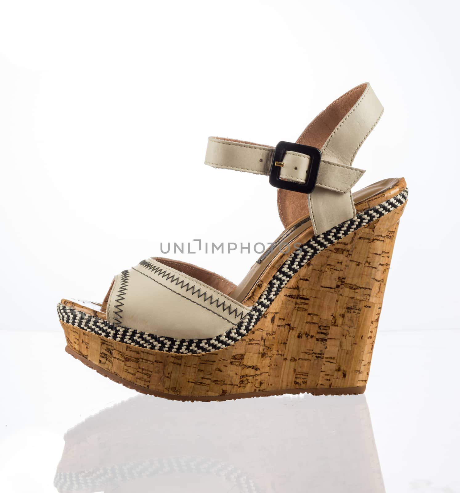 Fashionable women shoe by nikitabuida